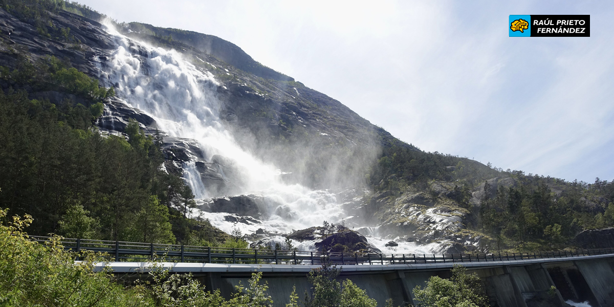 LAS CASCADAS MÁS FAMOSAS EN EL CENTRO Y SUR DE NORUEGA