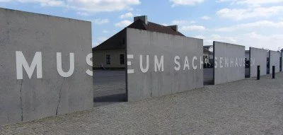 ▷ Campo de concentración de Sachsenhausen